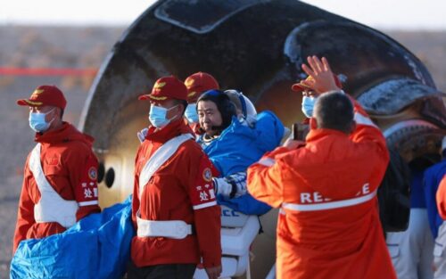 Trois astronautes face à un défi inattendu sur la station tiangong, un retour incertain vers la terre