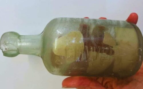 Un message oublié dans une bouteille : l'émouvante découverte d'une histoire de la grande guerre sur une plage australienne