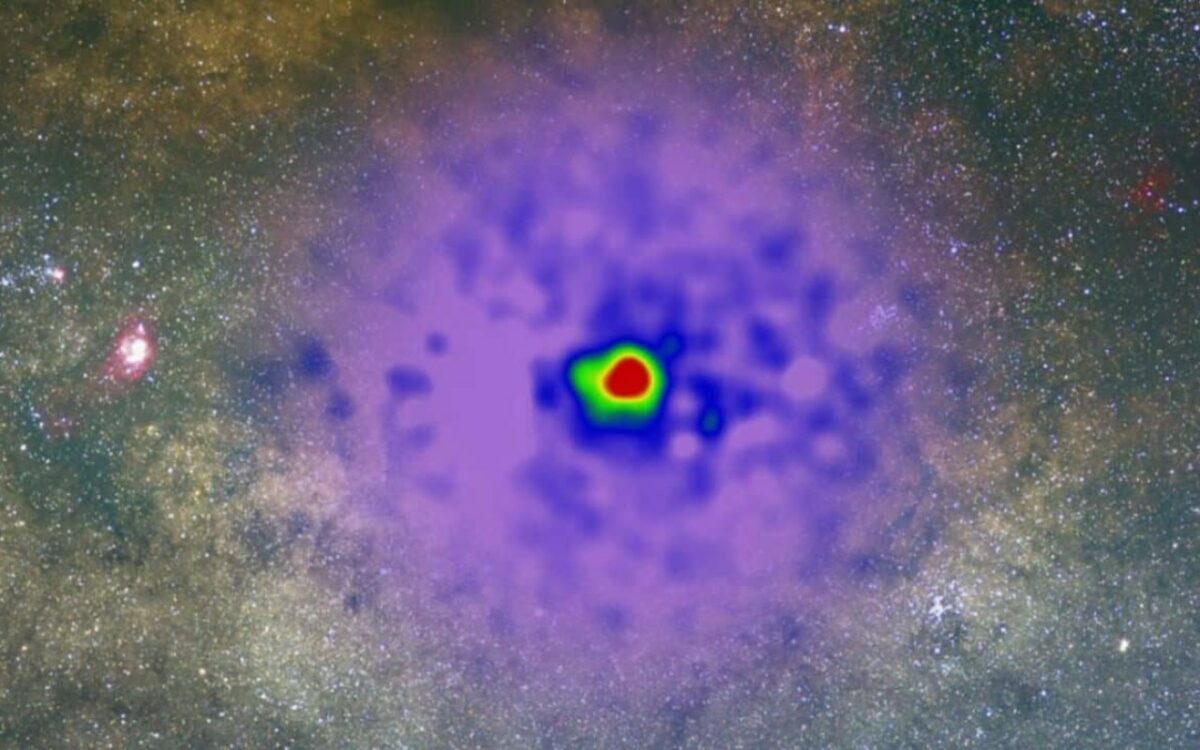 Un mystère cosmique au cœur de la voie lactée soulève des questions sur la matière noire et les pulsars cachés
