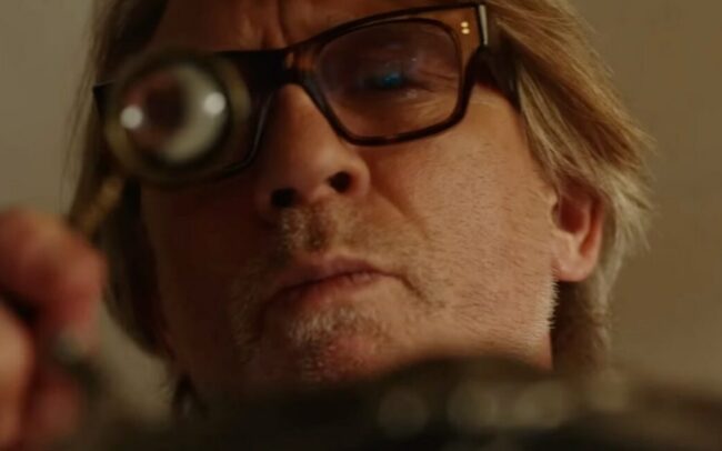 Un prêtre mystérieusement décédé, un enquêteur audacieux : la vérité derrière wake up dead man