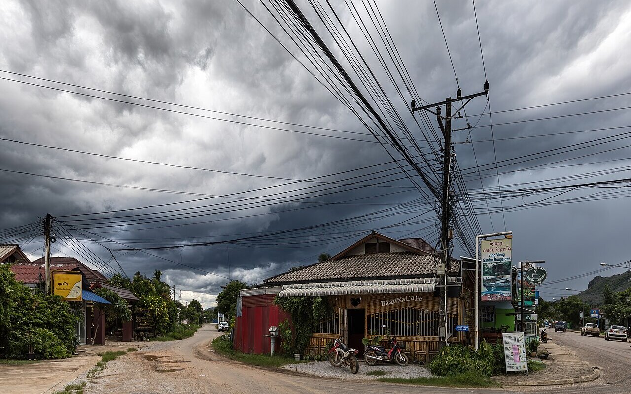 100% électrique dès le 1er juin, 0 voiture neuve importée thermique, règle stricte au Laos, ce qui surprend les experts automobiles