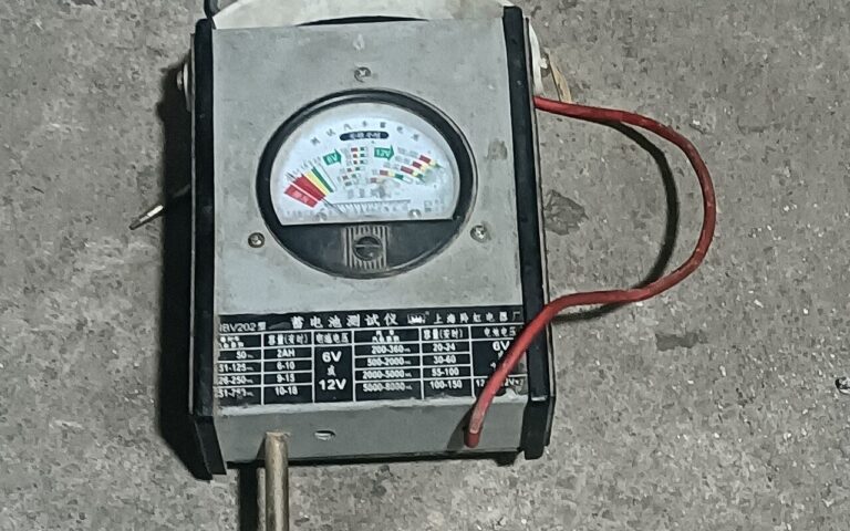 2 batteries interchangeables, 0 arrêt en usine, humanoïdes Shanghai Electric en continu, ce robot surprend les industriels