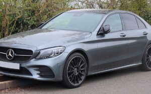 2 finitions AMG Line et Night, 8 places au catalogue, le Mercedes VLE électrique se muscle, ce qui surprend ses rivaux