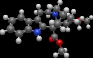 3 modèles d&rsquo;IA, 1 structure moléculaire cachée, l&rsquo;eau explique 2 anomalies physiques, ce détail inattendu surprend les chimistes