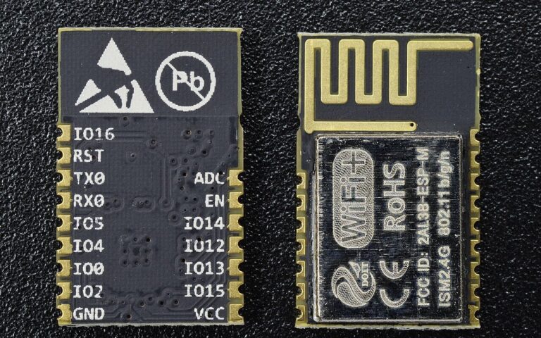 5 $, 537 000 domaines, 4 Mo de flash sur un dongle ESP32, ce bloqueur de pubs impressionnant surprend les experts