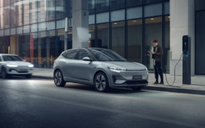 10 000 $, carrosserie allongée, moteur plus puissant, équipements renforcés, la BYD Seagull EV surprend les citadines rivales